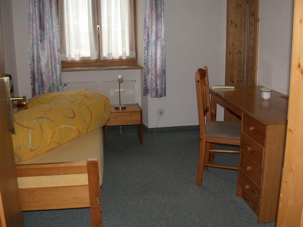 Hotel Reich Thusis Habitación foto